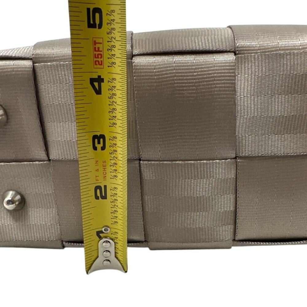 Harveys Seatbelt Bag Small Taupe Tan Shoulder Purse The Original USA - Picture 7 of 9